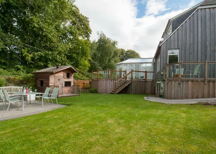 Viewfield Gardens West End 4 Bedroom House