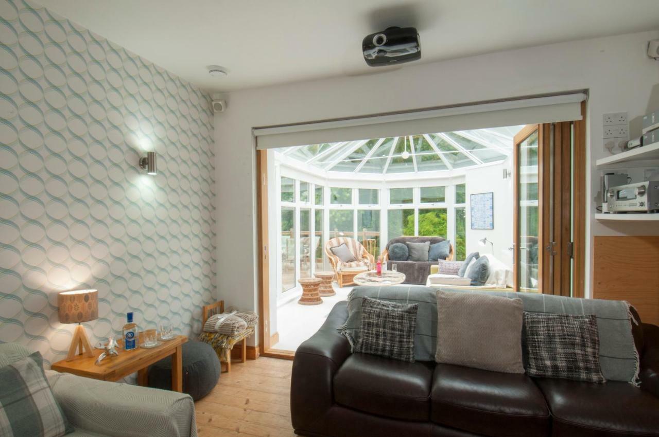Viewfield Gardens West End 4 Bedroom House Apartment